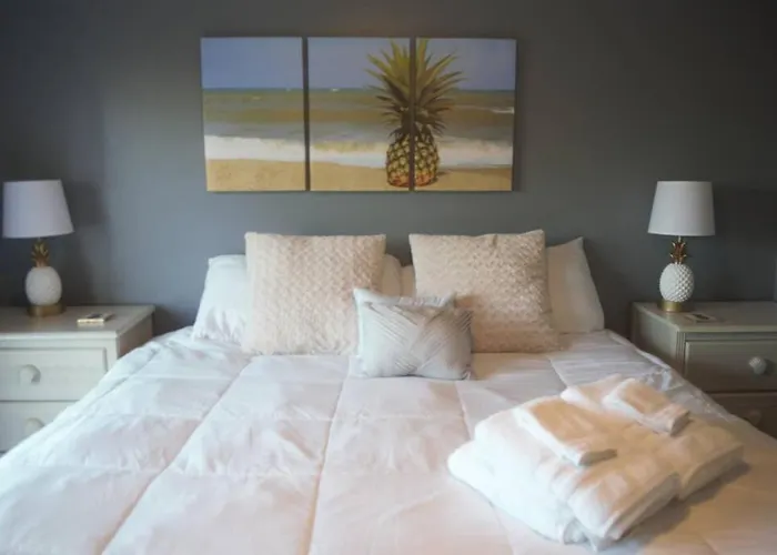 Aqua Haven - Second Street From Beach Home
