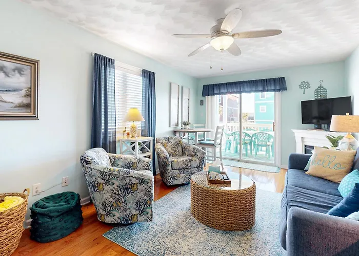 Condo Near The Beach With Pool, Bbq Area, Balcony, & Fireplace
